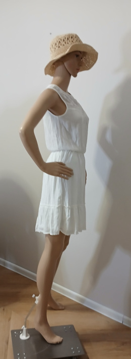 Sukienka letnia boho Stradivarius